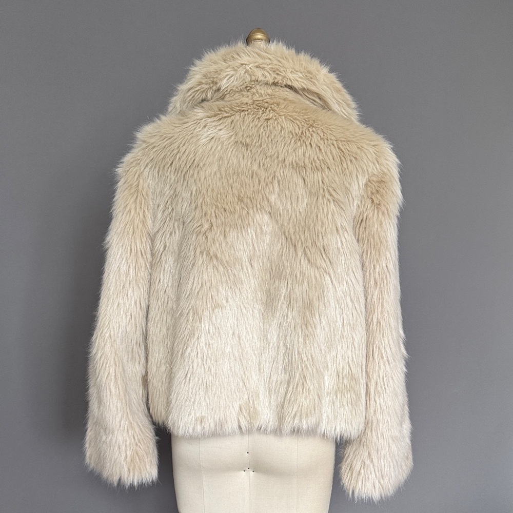 MILLY of NY Cream Faux Fur Jacket SZ 6 - LIKE NEW. - Picture 6 of 7